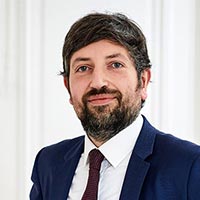 {avocat.prenom} {avocat.nom}